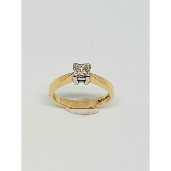 Pre Owned 18ct Princess Cut Diamond Ring ZA454 Pre Owned 18ct Princess Cut Diamond Ring ZA454