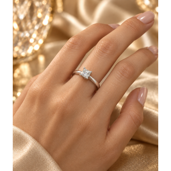 Pre Owned Platinum Princess Cut Diamond Solitaire Ring ZC45