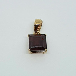 9ct Gold Garnet Pendant GP1132GA