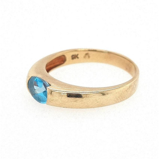 Pre Owned 9ct Blue Topaz Ring ZK900 Pre Owned 9ct Blue Topaz Ring ZK900