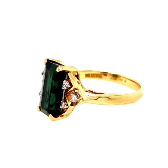 Pre Owned 18ct Green Gem Stone and diamond Ring ZM668 Pre Owned 18ct Green Gem Stone and diamond Ring ZM668
