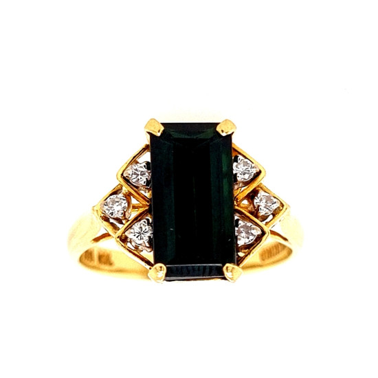 Pre Owned 18ct Green Gem Stone and diamond Ring ZM668 Pre Owned 18ct Green Gem Stone and diamond Ring ZM668