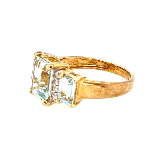 Pre Owned 9ct Aqua Marine and Diamond ring ZM931 Pre Owned 9ct Aqua Marine and Diamond ring ZM931
