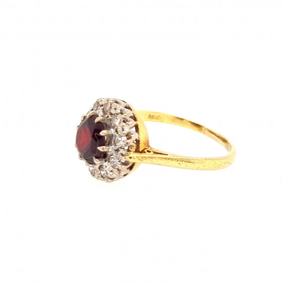 Pre Owned 18ct Garnet and Diamond Cluster Ring ZK156 Pre Owned 18ct Garnet and Diamond Cluster Ring ZK156